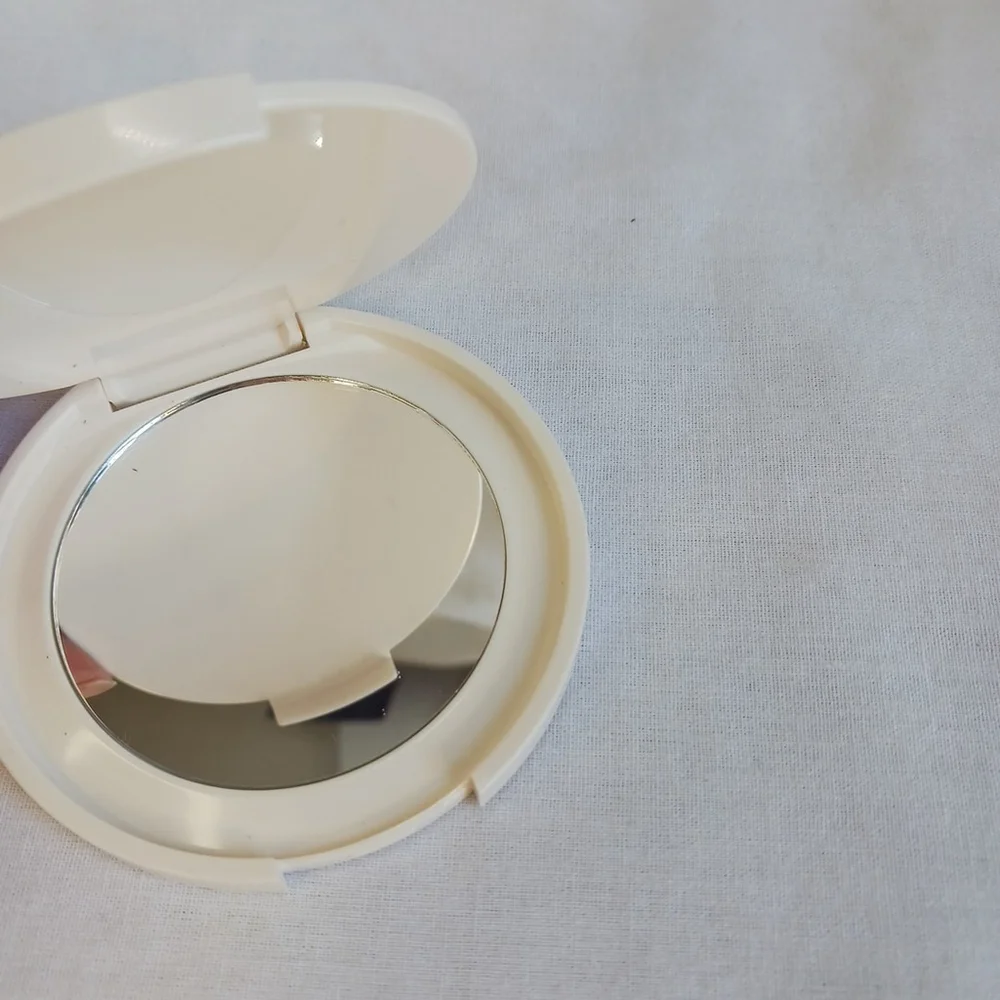 Vintage ESTÉE LAUDER Compact Mirror White Round Gold